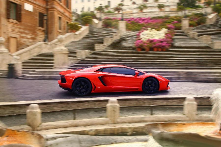  Lamborghini Aventador LP700-4 2011 года  (фото 17 из 204)